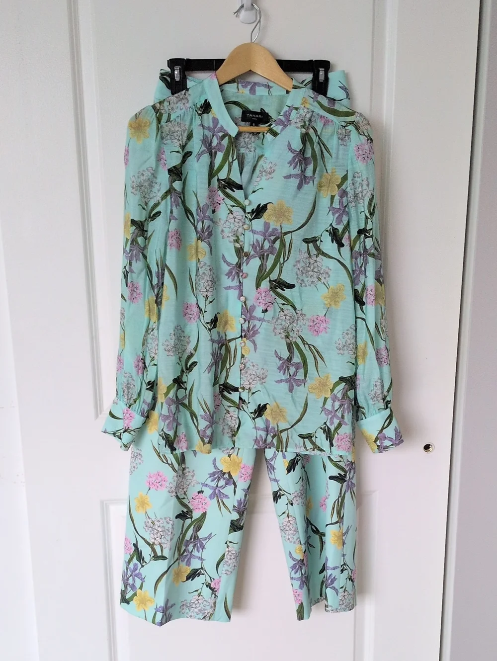 Tahari ASL Light Mint Floral Button-Front Sample Set Size 6